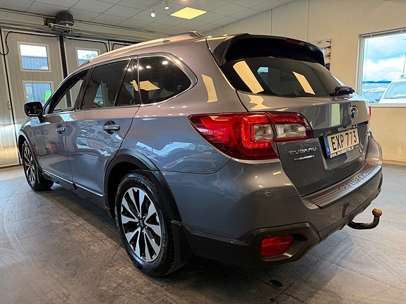 Subaru Outback 3 of 5