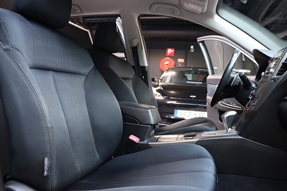 Subaru Legacy 7 of 17