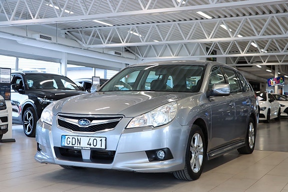 Subaru Legacy 3 of 5