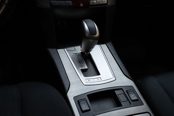 Subaru Legacy 14 of 17