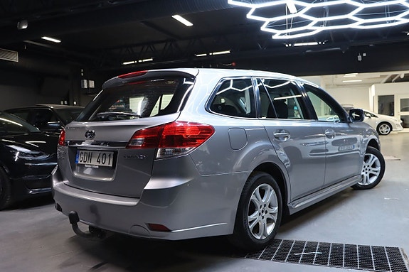 Subaru Legacy 5 of 5