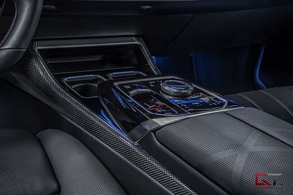 BMW M760e 16 of 25