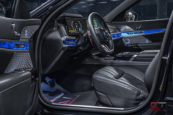 BMW M760e 8 of 25