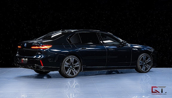 BMW M760e 7 of 25