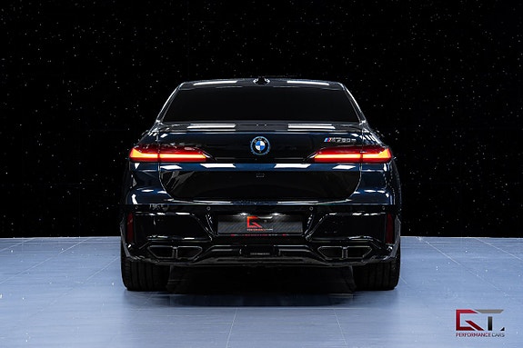 BMW M760e 6 of 25