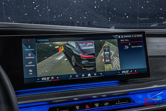 BMW M760e 13 of 25