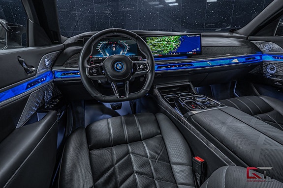 BMW M760e 10 of 25