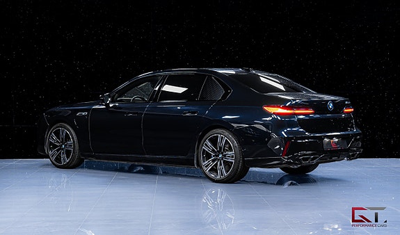 BMW M760e 5 of 5