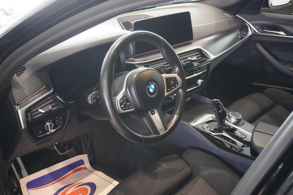 BMW 520d 2 of 5