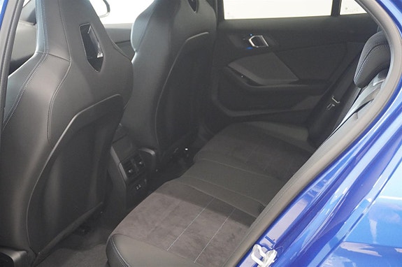 BMW 120 9 of 18