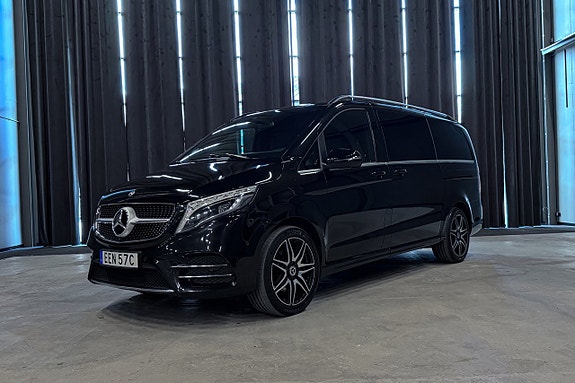 Mercedes-Benz V300 2 of 5