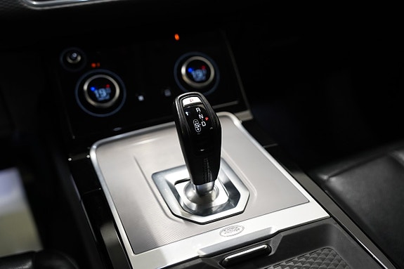 Land Rover Range Rover Evoque 15 of 23