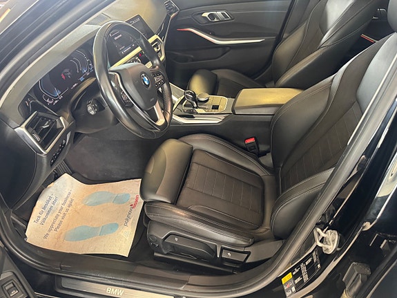 BMW 330e 5 of 5