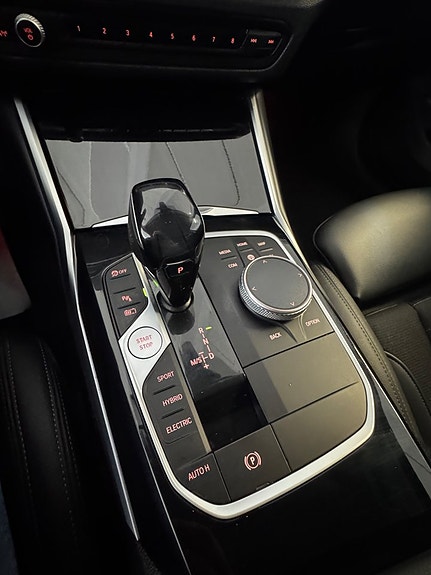 BMW 330e 6 of 10