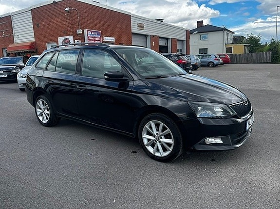 Skoda Fabia 2 of 5
