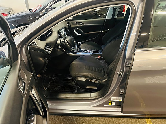 Peugeot 308 10 of 19