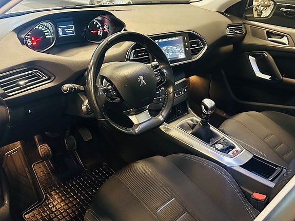 Peugeot 308 9 of 19
