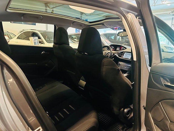 Peugeot 308 15 of 19