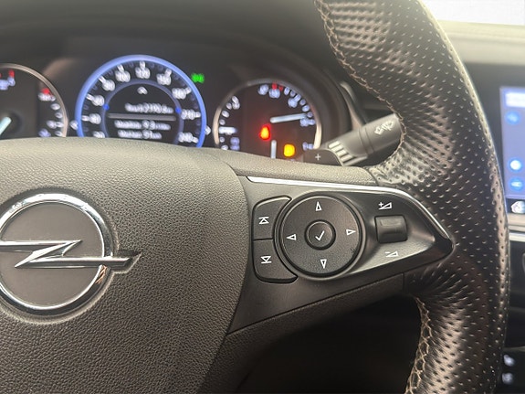 Opel Insignia 17 of 30