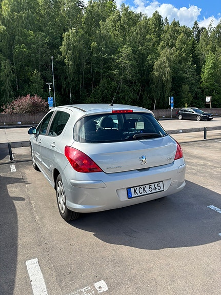 Peugeot 308 3 of 5