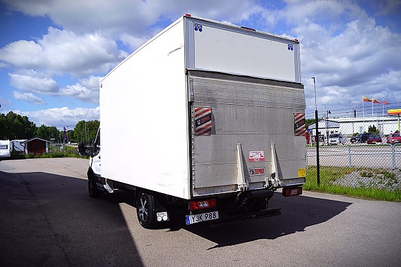 Ford Transit 3 of 5