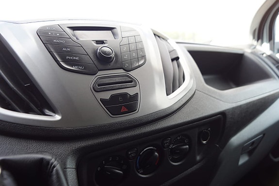 Ford Transit 15 of 17