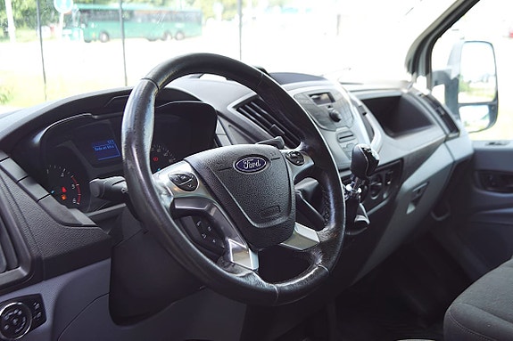Ford Transit 13 of 17
