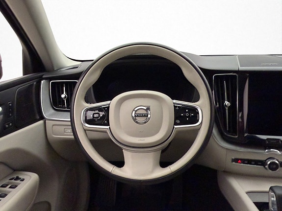 Volvo XC60 18 of 30