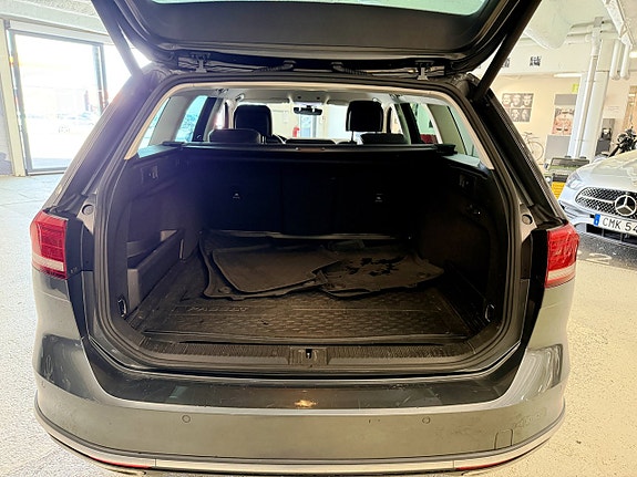 Volkswagen Passat Alltrack 22 of 23