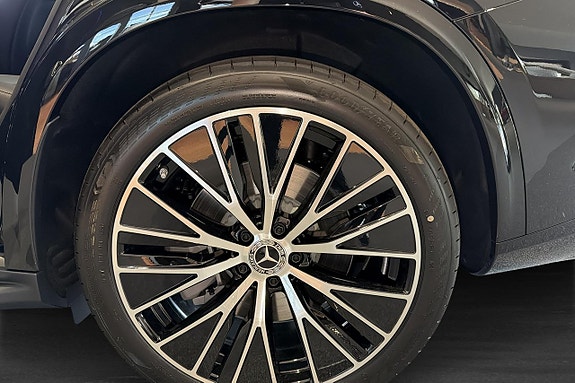 Mercedes-Benz GLC400 9 of 13