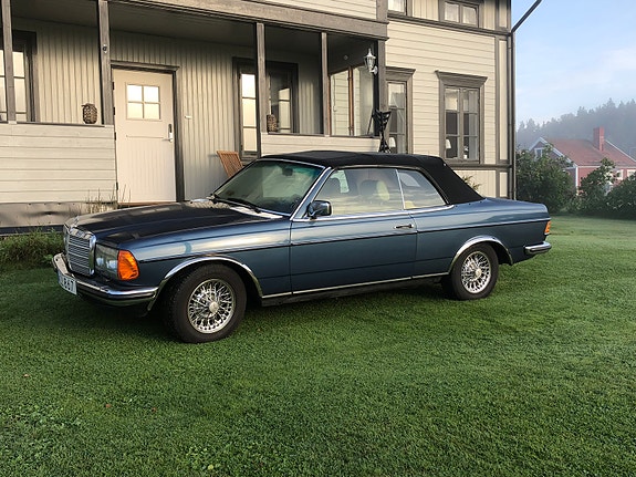 Mercedes-Benz 280 CE 3 of 5