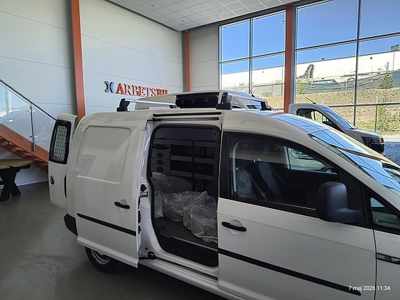 Volkswagen Caddy Maxi 9 of 18