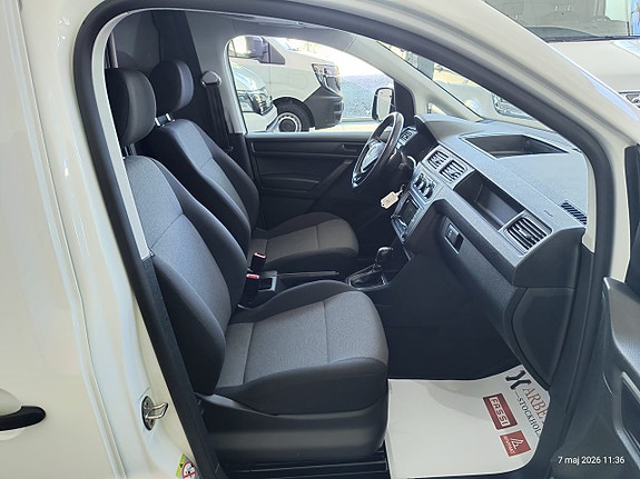 Volkswagen Caddy Maxi 2 of 5