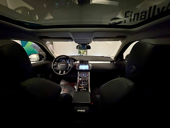 Land Rover Range Rover Evoque 5 of 5