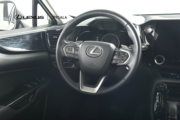 Lexus NX450h+ 29 of 30
