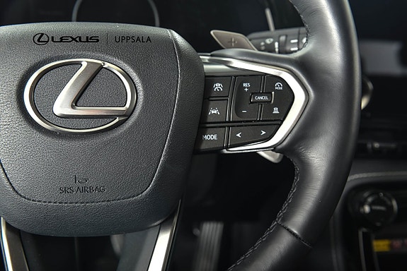 Lexus NX450h+ 14 of 30