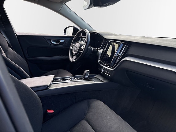 Volvo V60 Cross Country 5 of 5