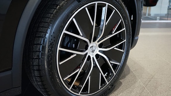 Porsche Macan 4 of 5