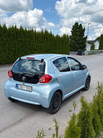 Toyota Aygo 4 of 5