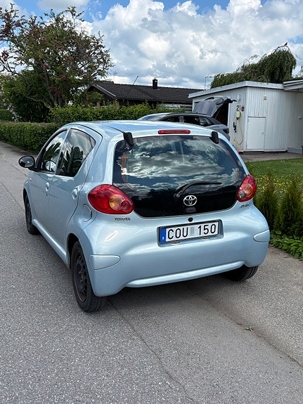 Toyota Aygo 2 of 5