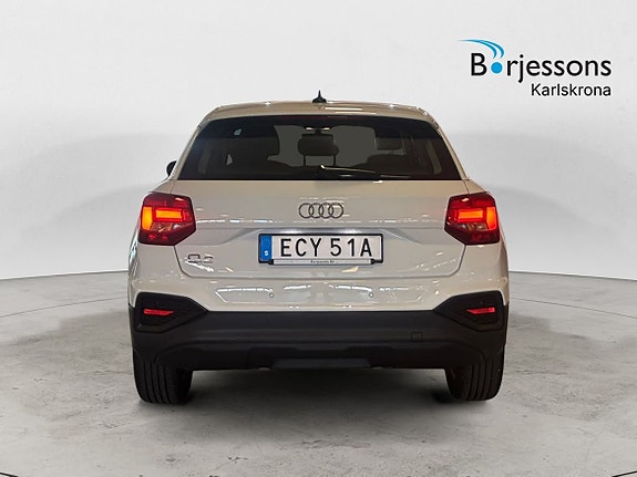 Audi Q2 4 of 5