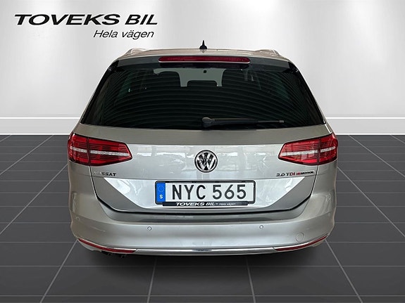 Volkswagen Passat 2 of 9