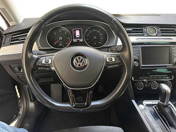 Volkswagen Passat 6 of 9