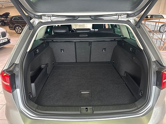 Volkswagen Passat 9 of 9