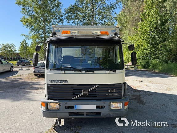 Maskinlastbil Volvo FL612 4X2 med ramper 2 of 27