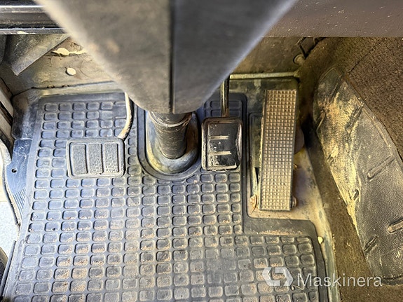 Maskinlastbil Volvo FL612 4X2 med ramper 19 of 27