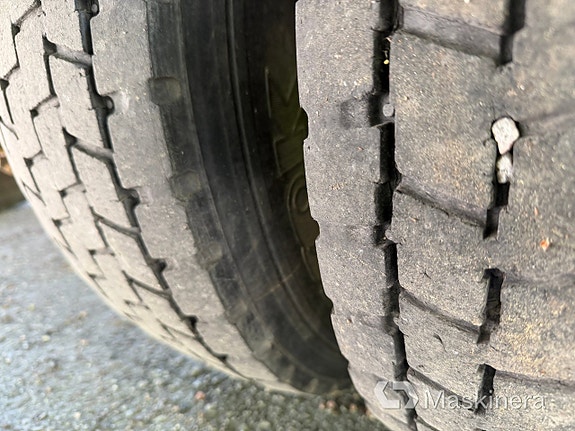 Maskinlastbil Volvo FL612 4X2 med ramper 12 of 27