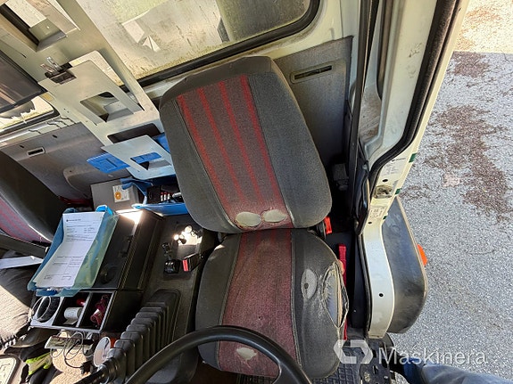 Maskinlastbil Volvo FL612 4X2 med ramper 18 of 27