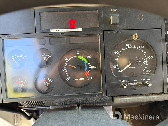 Maskinlastbil Volvo FL612 4X2 med ramper 21 of 27