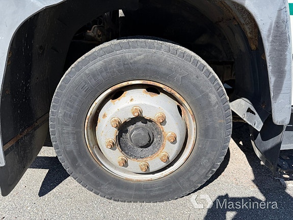 Maskinlastbil Volvo FL612 4X2 med ramper 13 of 27